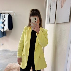 Americana Amarilla Lisa